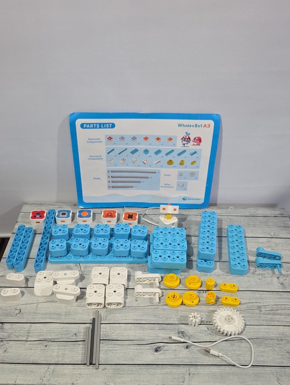 Whalesbot Rechargeable Coding Kit - Picture 3 of 9